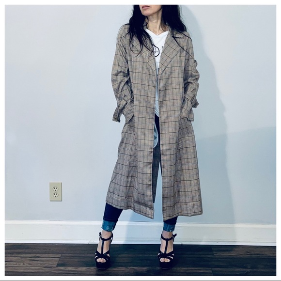 Fabulous belted plaid side pocket trench coat - Picture 7 of 7
